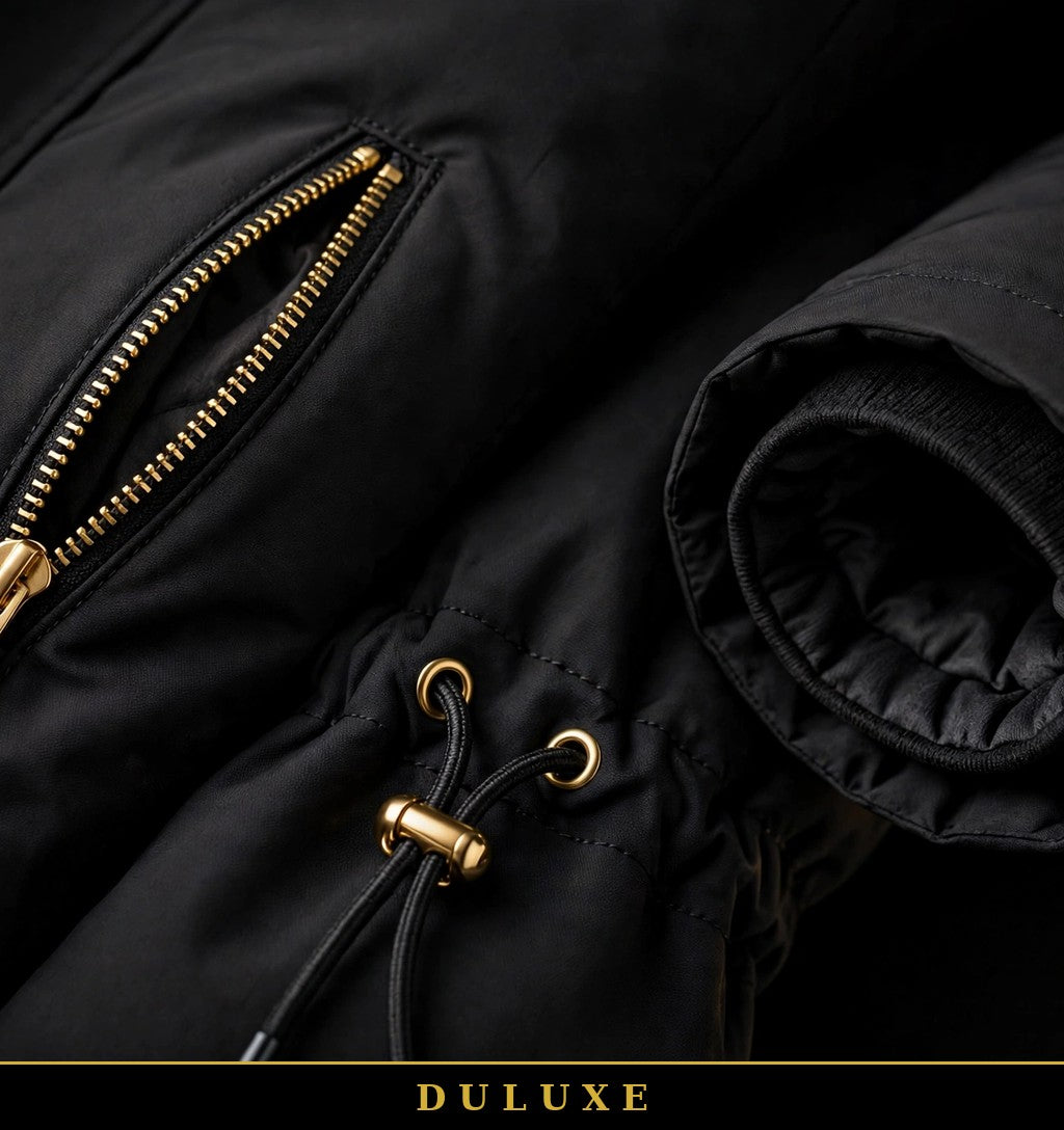 Détail des poches chauffe-mains et du cordon de serrage du parka long DULUXE