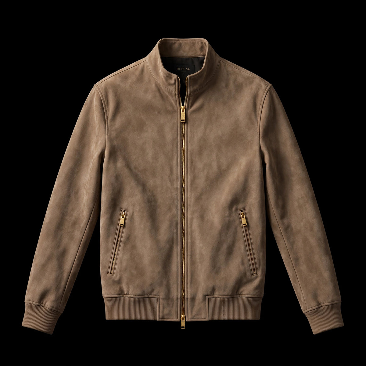 Veste pour homme en suède souple à plat sur fond noir, vue produit premium DULUXE