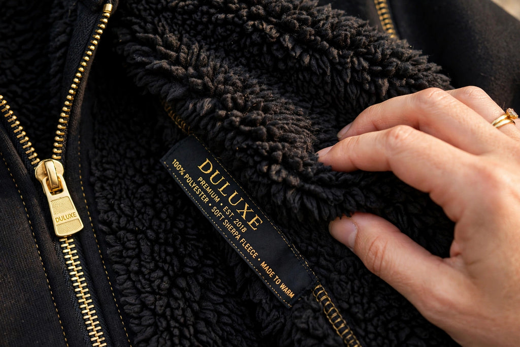 Intérieur douillet et moelleux du sweat à capuche, matière chaude pour l'hiver