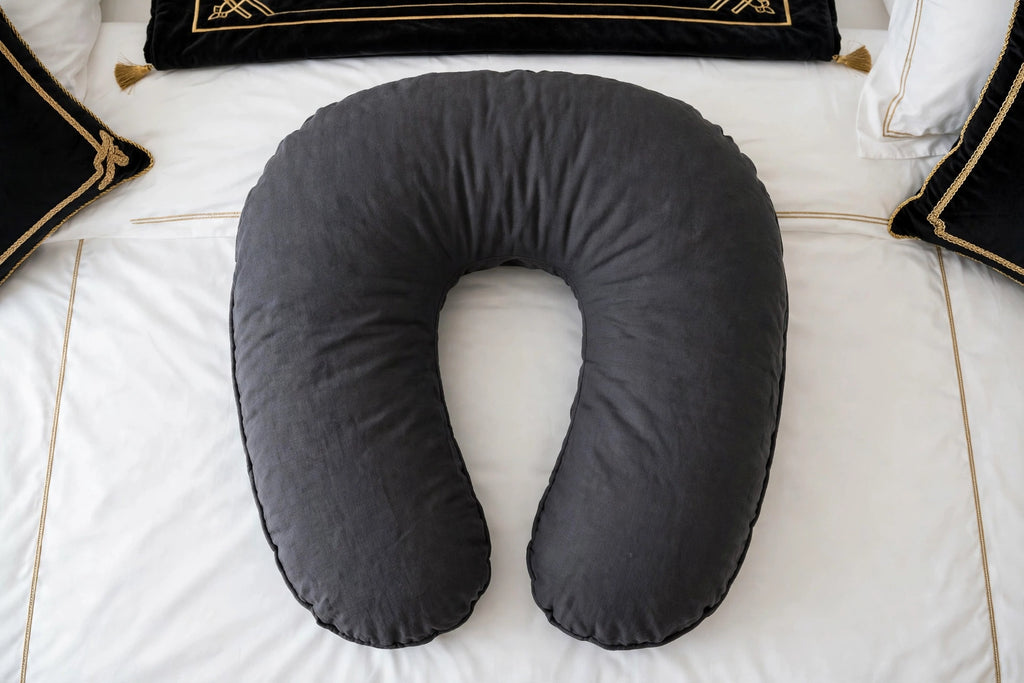L'Oreiller de Grossesse DULUXE vu de dessus – forme en U corps entier 116 × 65 cm