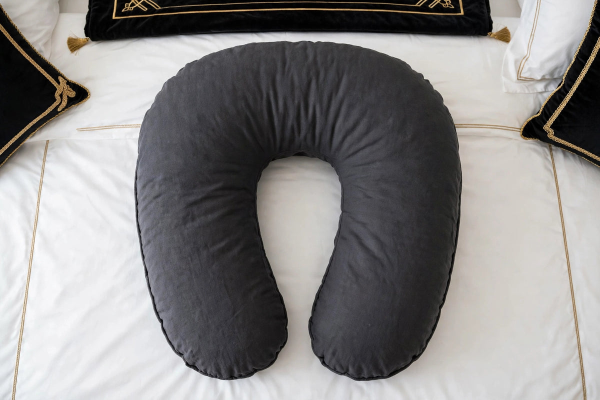 L'Oreiller de Grossesse DULUXE vu de dessus – forme en U corps entier 116 × 65 cm