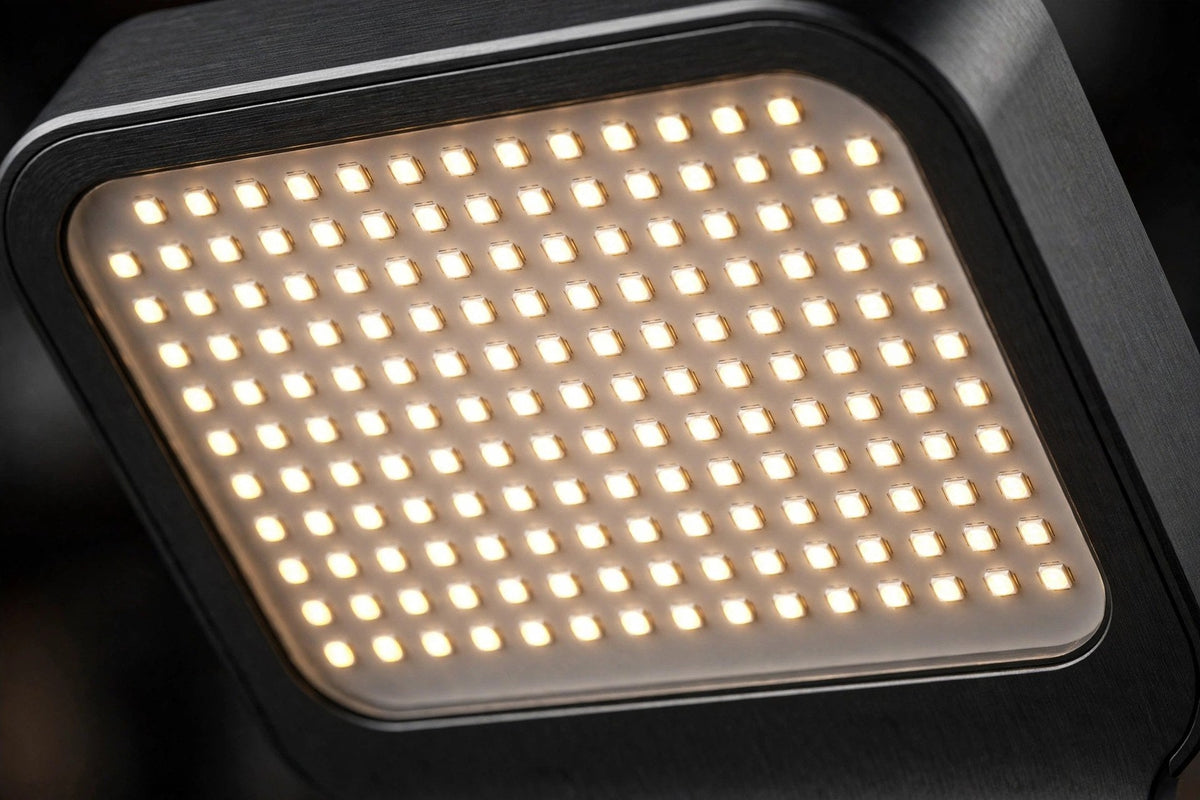 Gros plan du panneau LED de la lampe de bureau