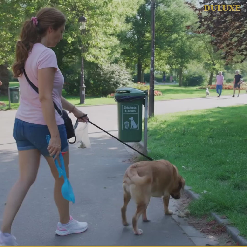 Vidéo démo du ramasse-crottes portable à pince DULUXE : promenade et ramassage sans contact en français