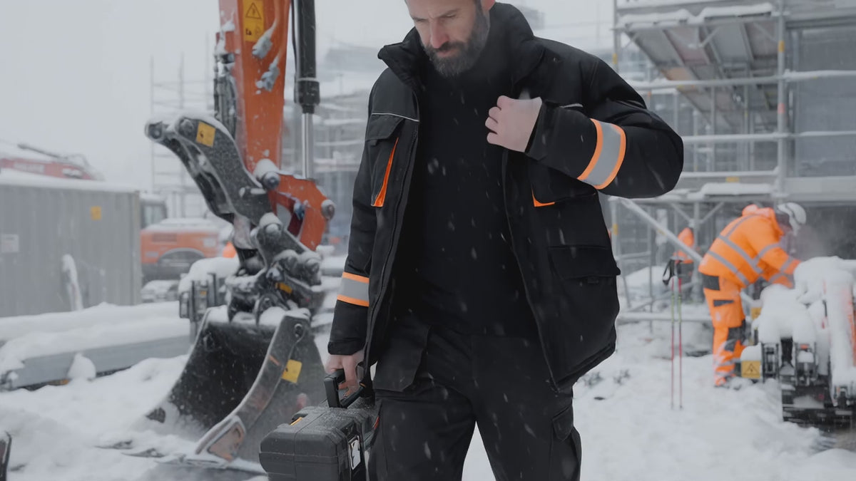 Vidéo démo en français : journée d'hiver en ensemble thermique homme, travail extérieur et ski, présentation DULUXE