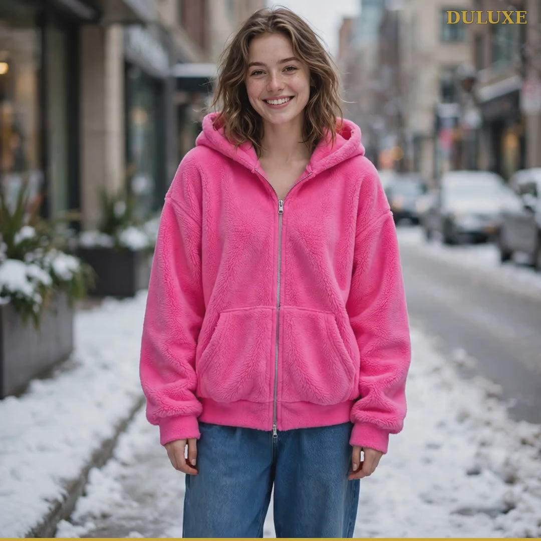 Vidéo de démonstration du hoodie à capuche-cagoule DULUXE : style Y2K, cagoule zippée contre le froid et prix de lancement, en français